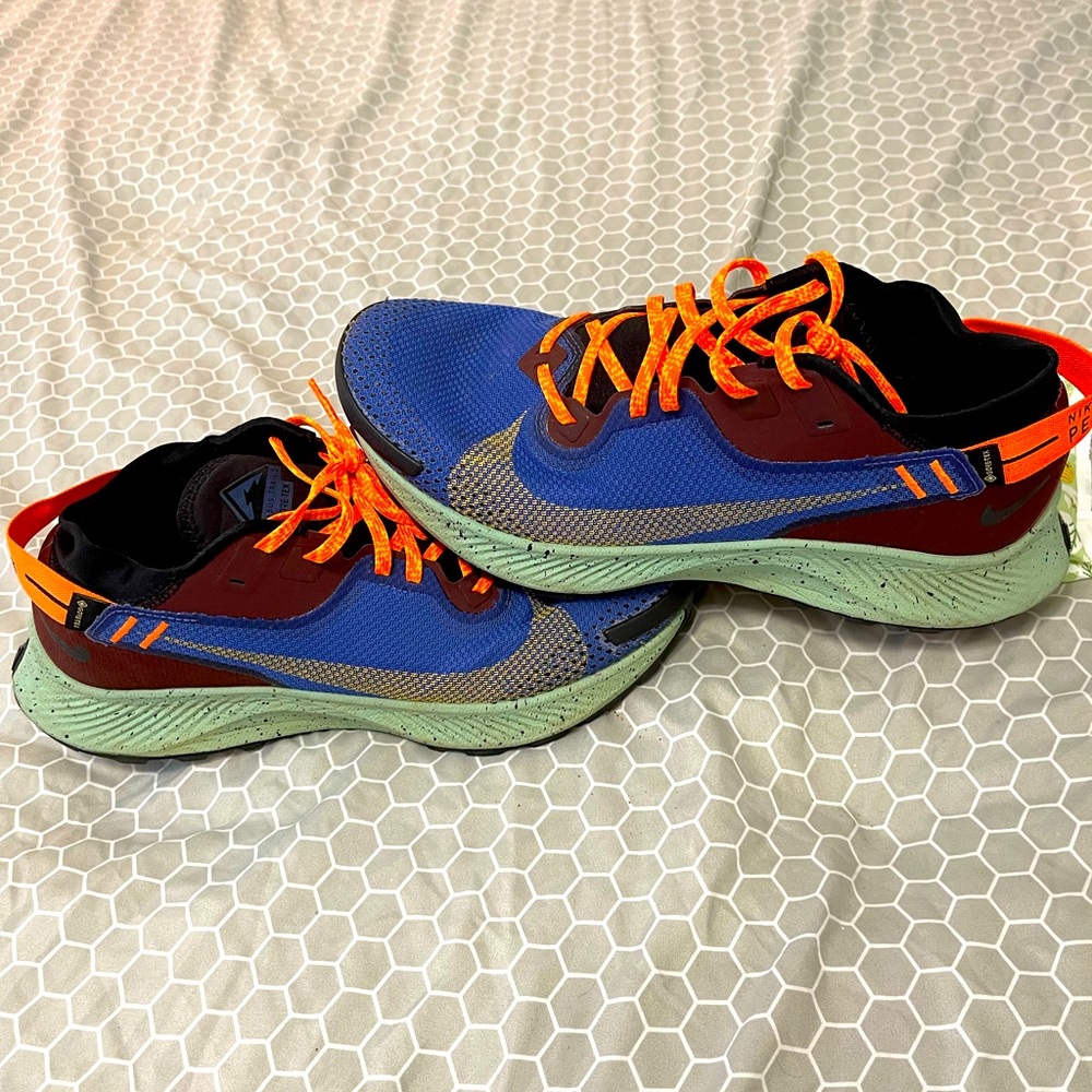 Nike shoes size 9.5